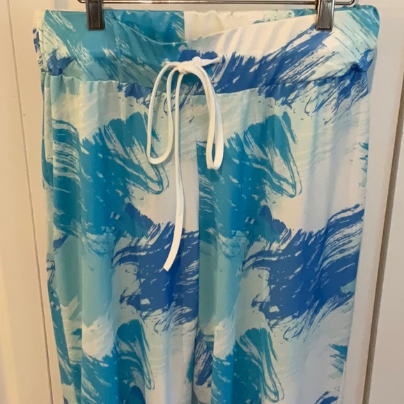 🔥$5 SALE!. Beyond this plane fab wide leg summer pants sz M-L - Picture 2 of 9
